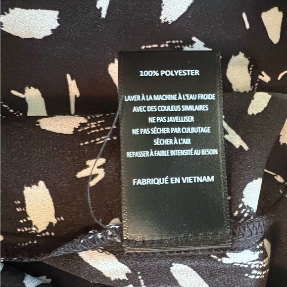 Lush button down, v neck blouse, size medium, new without tags - Picture 5 of 6